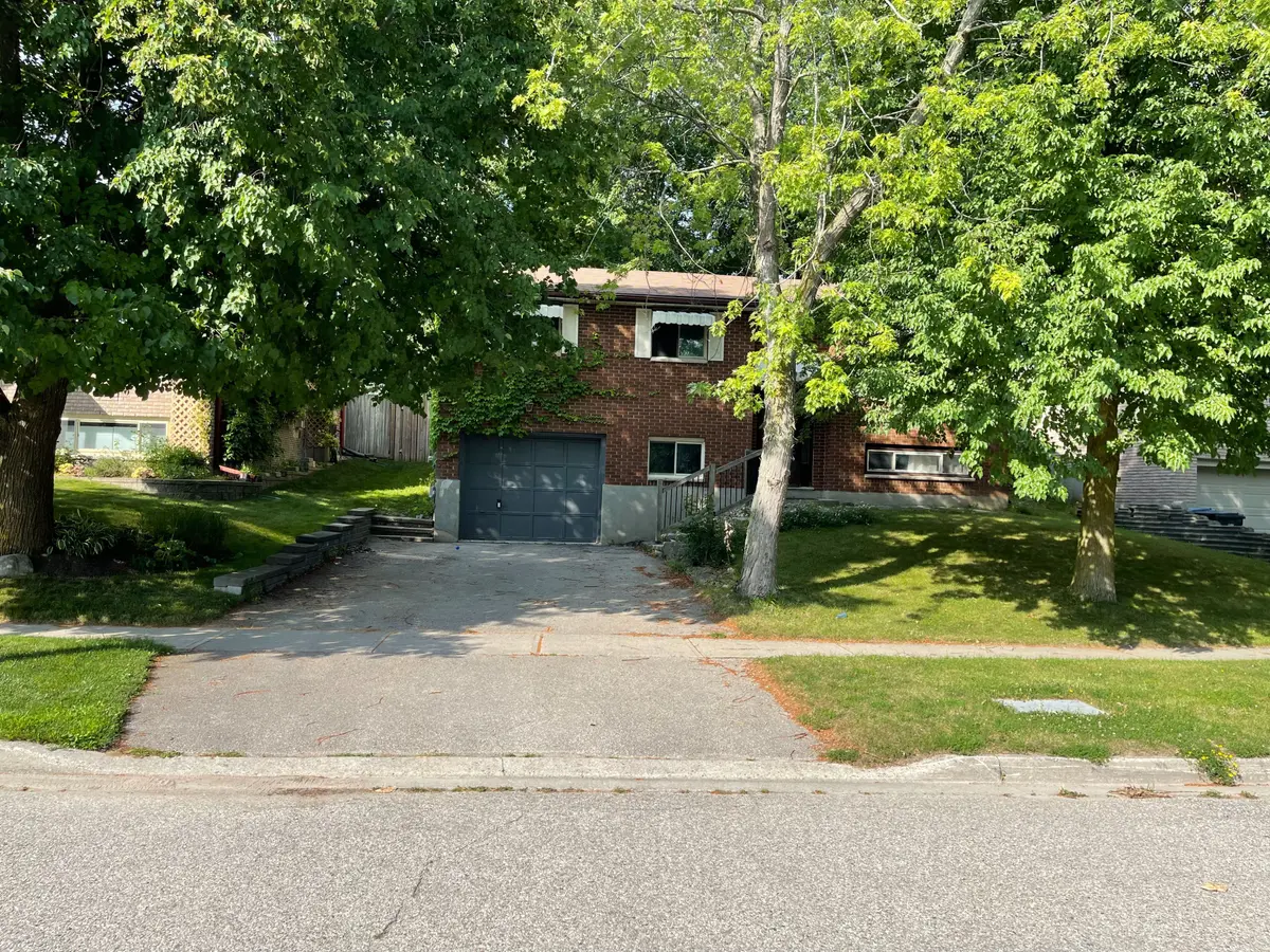 133 Mcelderry RD, Guelph, ON N1G 4J8