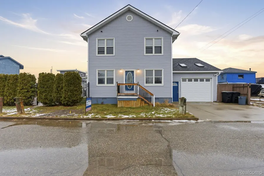 7886 Inglewood DR, Clay Township, MI 48001