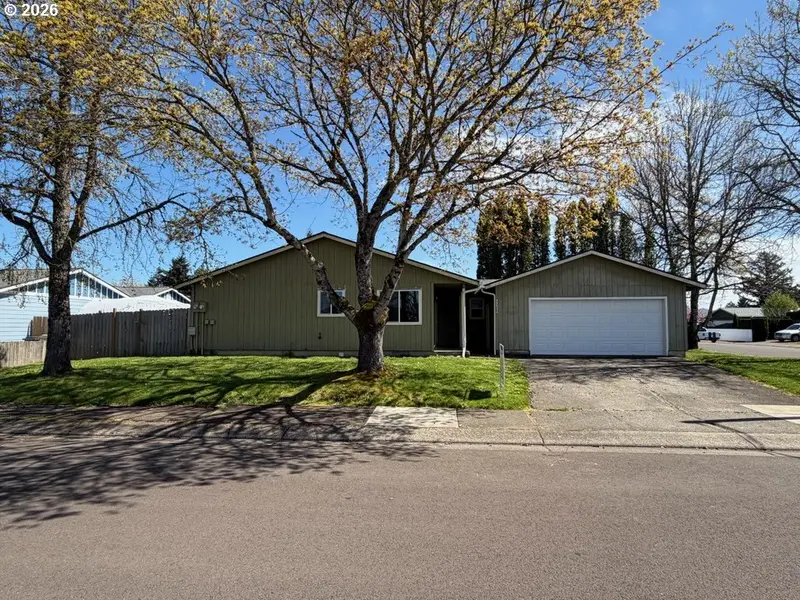 3328 FOXGLOVE ST, Lebanon, OR 97355