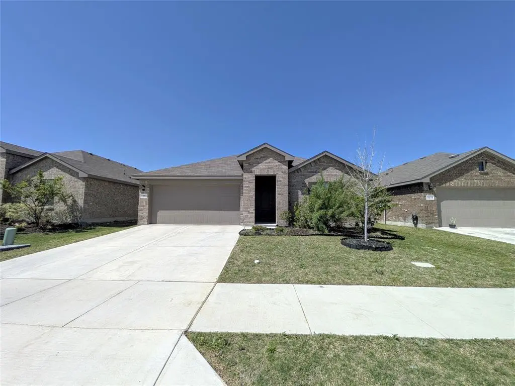 9513 Doverglen Drive, Fort Worth, TX 76131