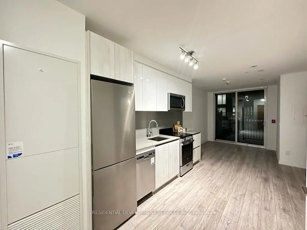 11 Maryport AVE #131, Toronto W05, ON M3M 0E2