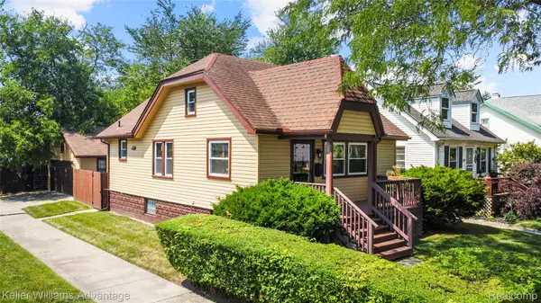 1449 Wayburn ST, Grosse Pointe Park, MI 48230