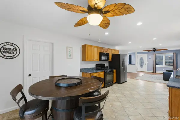 7886 Inglewood DR, Clay Township, MI 48001