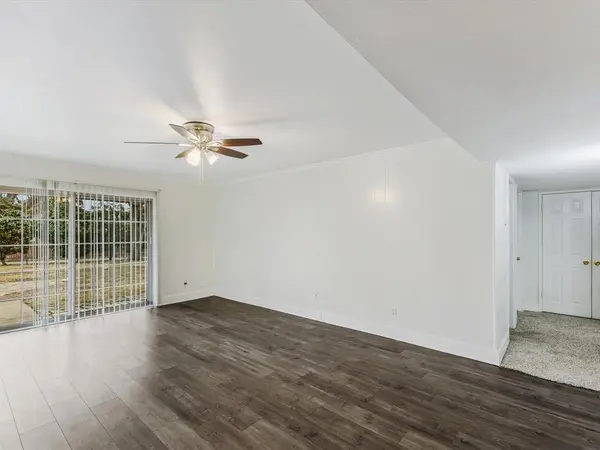 424 Bluebonnet Trail, Garland, TX 75043