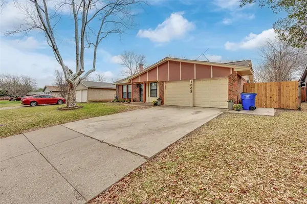 1008 Kay Lynn Street, Mansfield, TX 76063