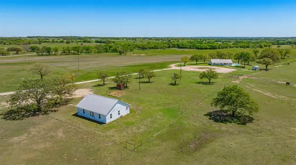 802 Private Road 1675, Stephenville, TX 76401