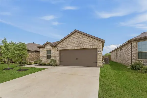 9749 Serviceberry Lane, Fort Worth, TX 76036