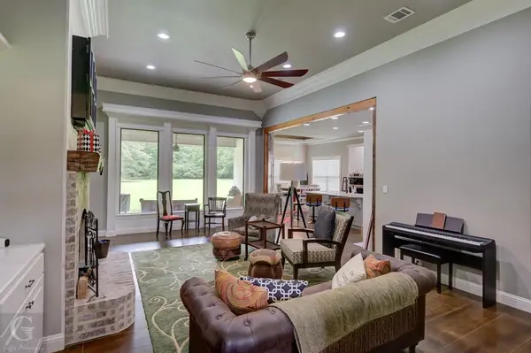 7453 Shirley Francis Road, Shreveport, LA 71129