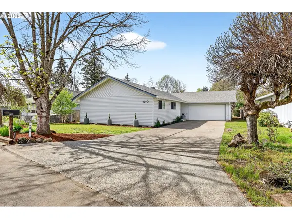 640 STONEHILL DR, Gladstone, OR 97027