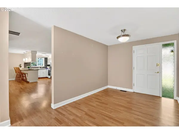 640 STONEHILL DR, Gladstone, OR 97027