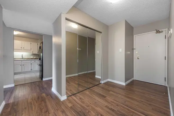 330 26 AVE SW #203, Calgary, AB T2S 2T3