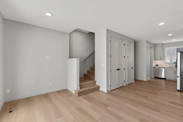 645 53 AVE SW, Calgary, AB T2V0C2