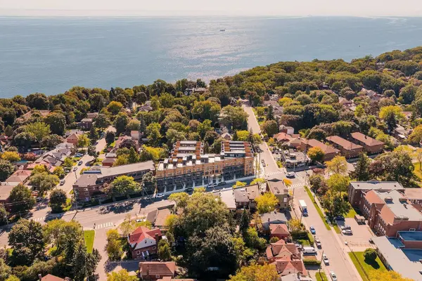 35 Birchcliff AVE #9, Toronto E06, ON M1N 0C1