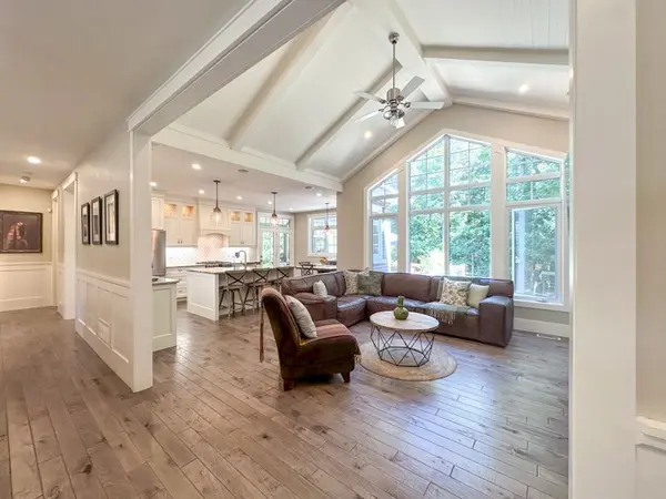 77 Mennill DR, Springwater, ON L9X 0J2