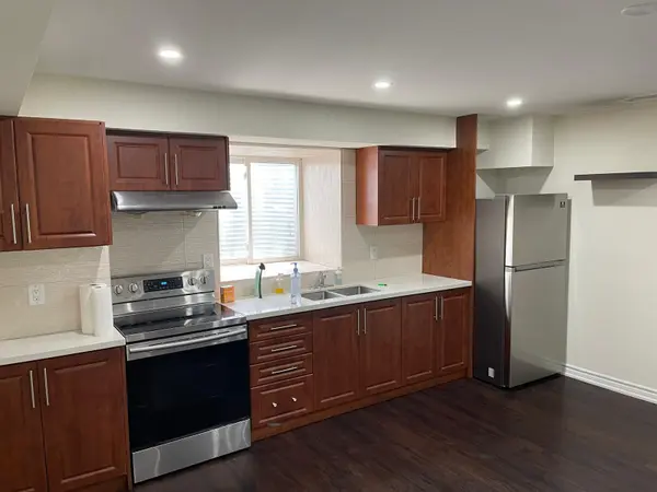 3 Aries ST, Brampton, ON L6Y 5Z2