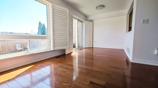 340 KITTRIDGE RD, Oakville, ON L6H 7K6