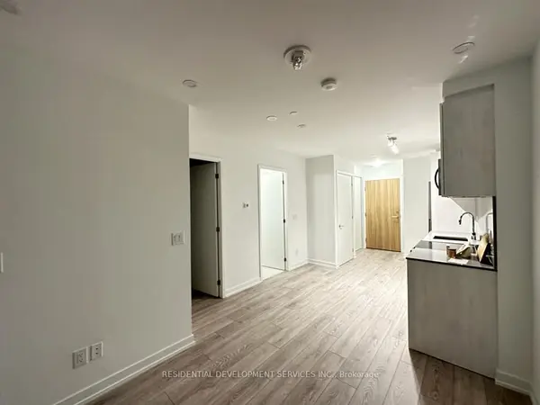 11 Maryport AVE #131, Toronto W05, ON M3M 0E2