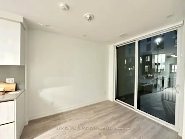 11 Maryport AVE #131, Toronto W05, ON M3M 0E2