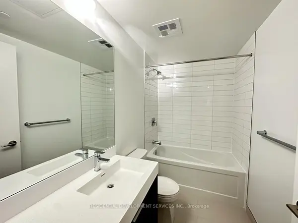 11 Maryport AVE #131, Toronto W05, ON M3M 0E2