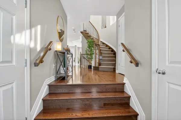 526 PAINE AVE, Kanata, ON K2S 1B9