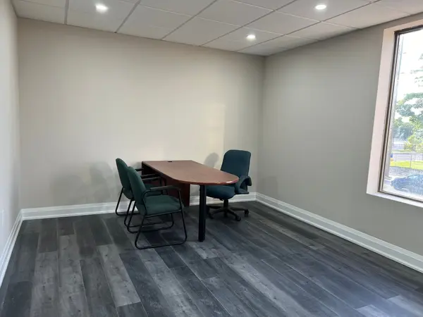 551 York ST, London East, ON N6B 1R6