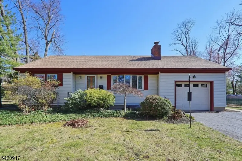 130 Warrenville Rd, Green Brook Twp., NJ 08812