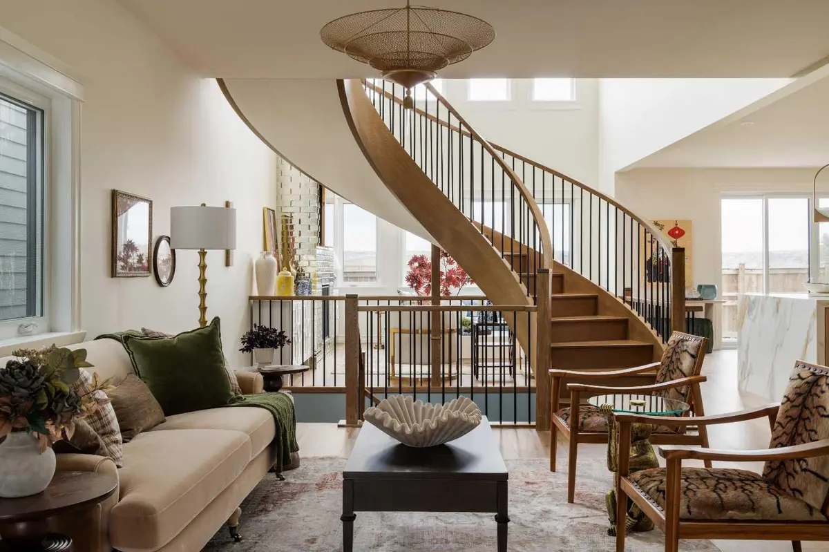 356 Greenwich DR NW, Calgary, AB T3B 6P4