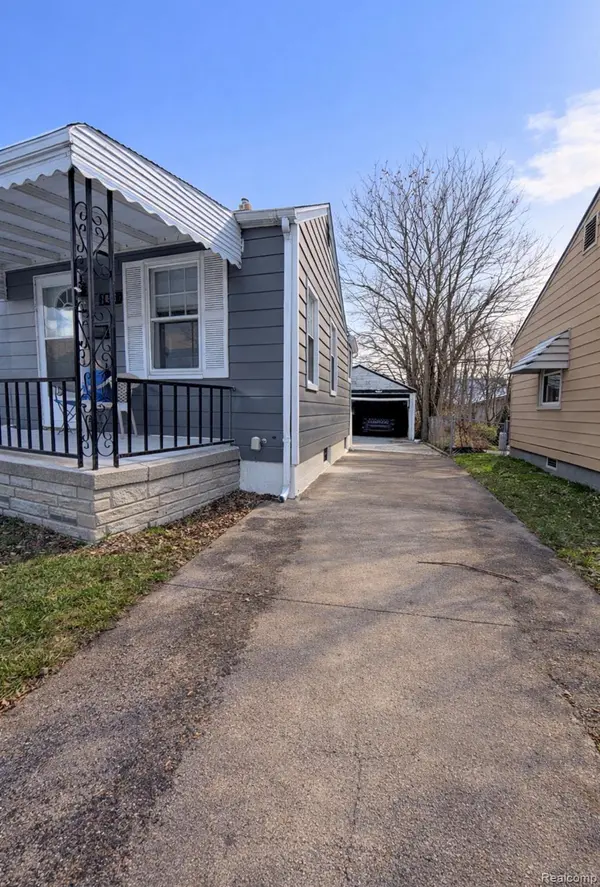 1025 Mill ST, Lincoln Park, MI 48146