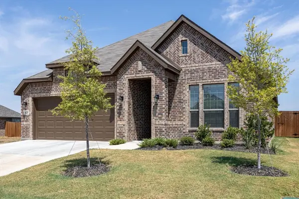 529 Lela Circle, Keene, TX 76059