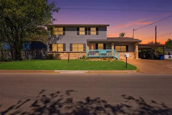 500 W Rucker Street, Granbury, TX 76048