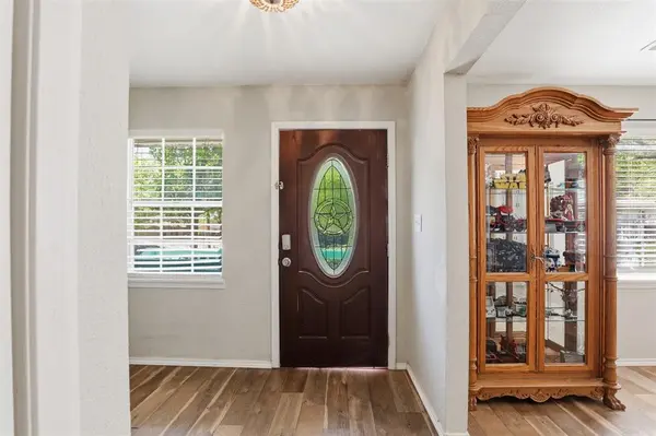 500 W Rucker Street, Granbury, TX 76048