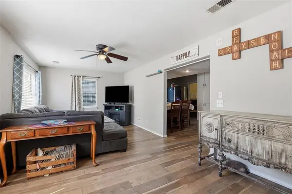 500 W Rucker Street, Granbury, TX 76048