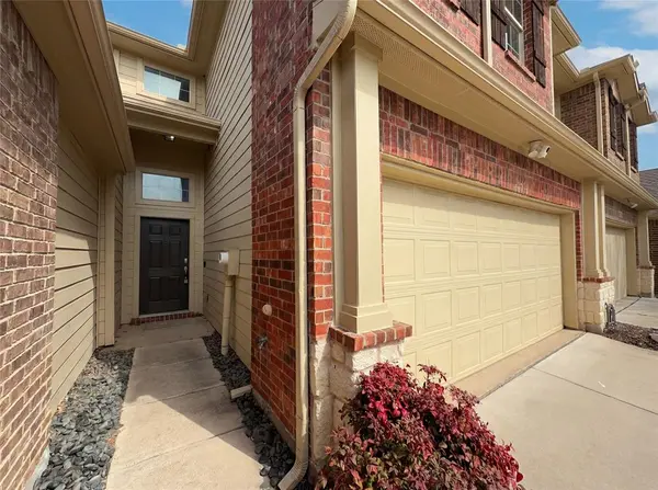 949 Wellington Drive, Lewisville, TX 75067