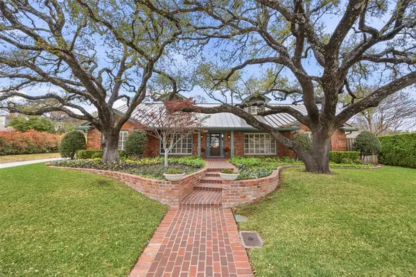 3908 Thistle Lane, Fort Worth, TX 76109