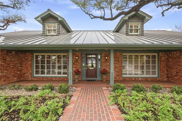 3908 Thistle Lane, Fort Worth, TX 76109