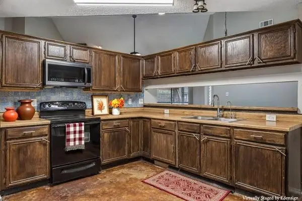 2221 Brookside Drive, Rowlett, TX 75088