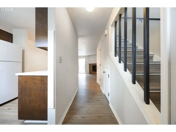 4921 SW 59TH AVE #4, Portland, OR 97221