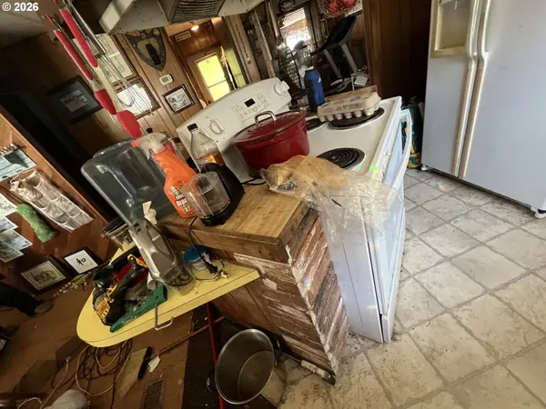 98825 PLEASANT HILL DR, Brookings, OR 97415