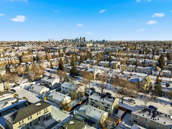 172 Somme MNR SW, Calgary, AB T2T 6L5