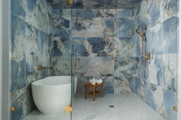 356 Greenwich DR NW, Calgary, AB T3B 6P4