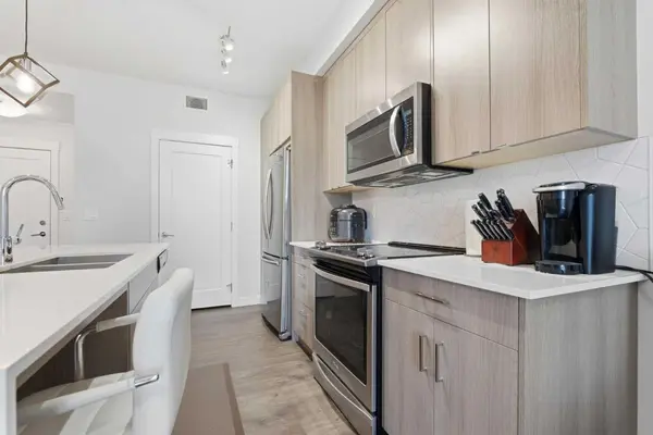 30 Walgrove SE #414, Calgary, AB T2X 4M9