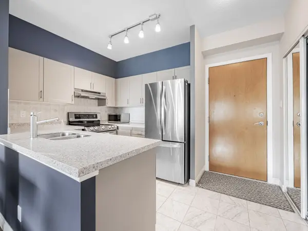 600 Queens Quay W #1029, Toronto C01, ON M5V 3M3