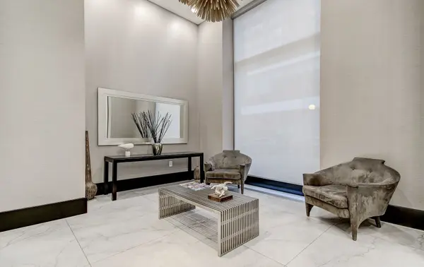 21 Balmuto ST #1403, Toronto C01, ON M4Y 1W4