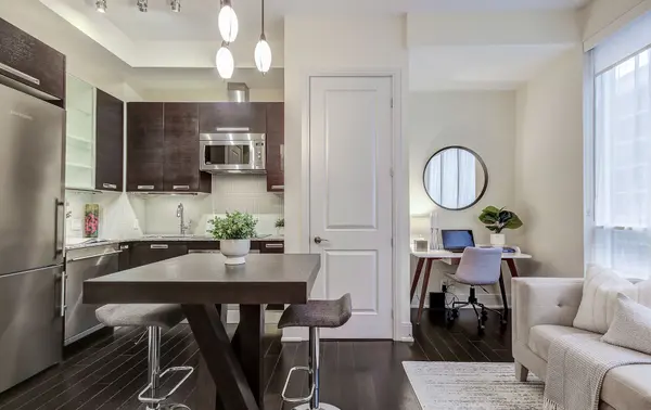 21 Balmuto ST #1403, Toronto C01, ON M4Y 1W4