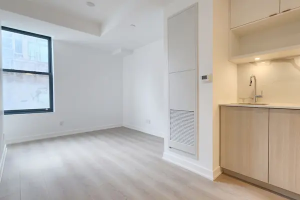 100 Queen ST E #303, Toronto C08, ON M5C 0B5