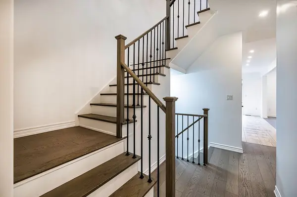 10 Moses CRES, Clarington, ON L1C 0T7