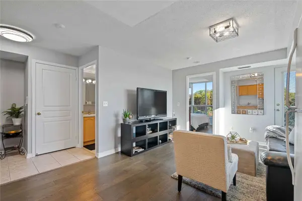 2545 Erin Centre BLVD #303, Mississauga, ON L5M 6Z9