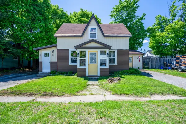 635 First ST S, Gravenhurst, ON P1P 1K1