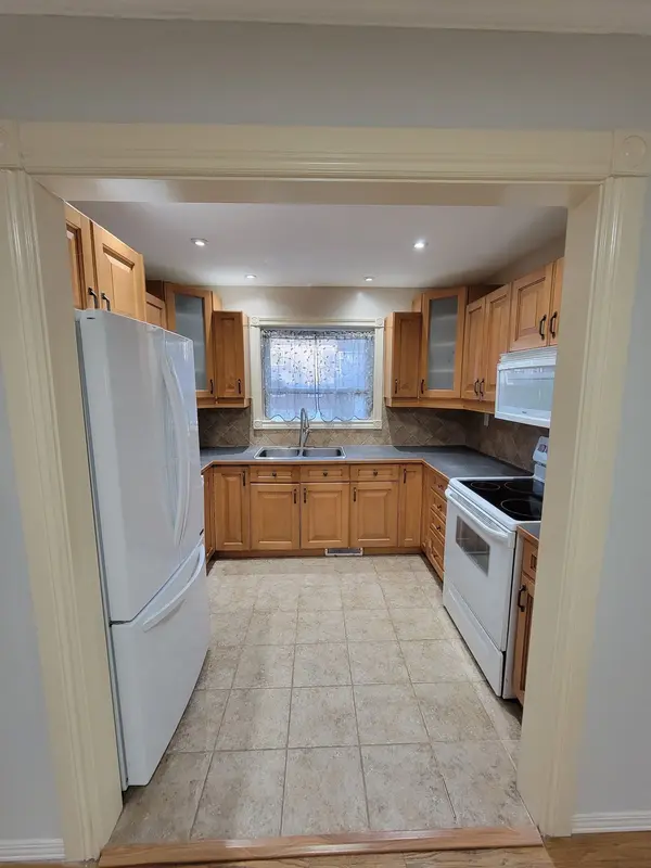 85 Albright RD #45, Hamilton, ON L8K 6H1