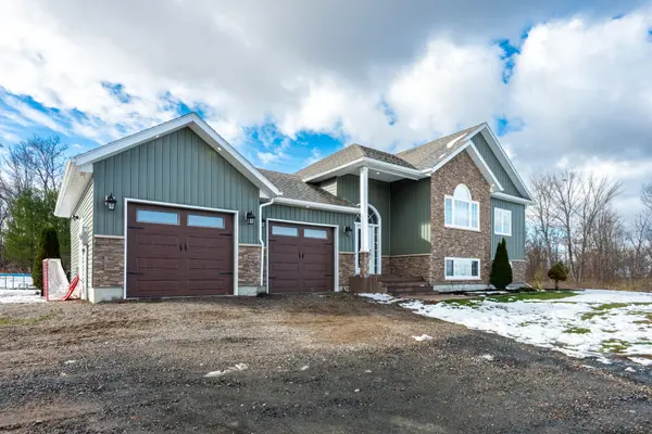 1557 Long Lake RD, Frontenac, ON K0H 2K0